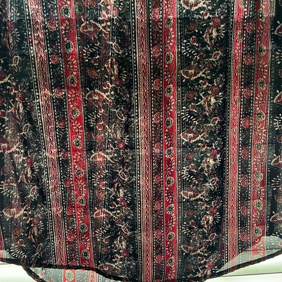 Pink Rose-Floral Striped lightweight Blouse - Pink and Black size small - Picture 3 of 4